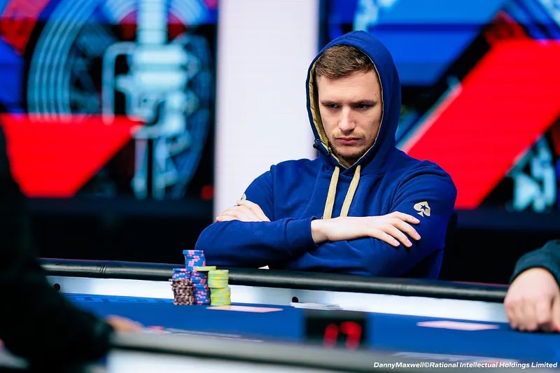 Roman Hrabec si z EPT 50k SHR odniesol 262.200$, Main Event sa presunul do Day 2